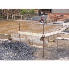  Schnurgerüst Typ 3 müba-Schnurgerüst Typ 3 für eine Ecke, 1,20m lang, bestehend aus 3 Stahlpfosten, 2 Bretthaltern und einem Eckbretthalter 12445058