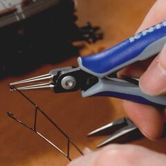  Präzisions-Elektronik-Greifzangen KNIPEX 34 32 130 Präzisions-Elektronik-Greifzange mit Mehrkomponenten-Hüllen brüniert 135 mm 12380895