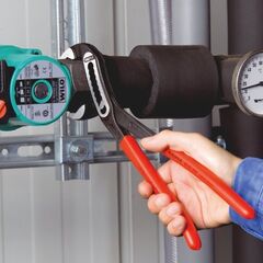  KNIPEX Alligator® Wasserpumpenzangen KNIPEX 88 01 180 Alligator® Wasserpumpenzange mit rutschhemmendem Kunststoff überzogen schwarz atramentiert 180 mm 12380270