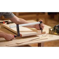  Temperguss-Schraubzwinge mit 2K-Griff TPN-BE-2K BESSEY Temperguss-Schraubzwinge TPN-BE-2K 160/80 12367710