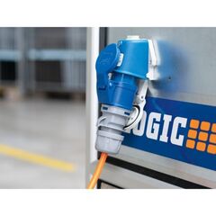  Weiteres Zubehör LogicLine Anschluss 230V, 6 m Kabel, 3-fach Steckdose 12382945