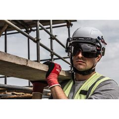  Persönliche Schutzausrüstung Kopfschutz Milwaukee BOLT200 Industriekletterhelm weiß belüftet 12464854