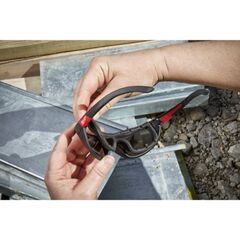  Persönliche Schutzausrüstung Schutzbrillen Milwaukee High Performance Schutzbrille mit Schaumstoffauflage getönt 12443420