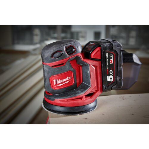  Exzenterschleifer Milwaukee Akku Exzenterschleifer M18 BOS125-502B, 2 Akkus, Werkzeugtasche 12428274