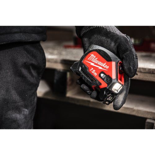 Premium magnetisch Milwaukee LED-Bandmaß 7,5m/25 ft 12464487  Premium magnetisch Milwaukee LED-Bandmaß 7,5m/25 ft 12464487