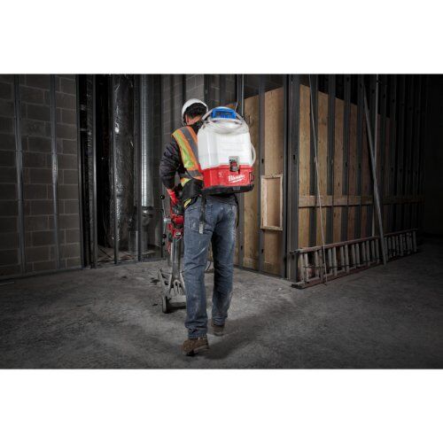  Akku Sprühgerät Milwaukee Wassertank (Akku Rucksack-Sprühgerät) M18 BPFP-WST, im Karton 12428155