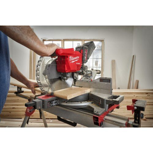  Akku Spezialsäge Milwaukee Akku Kapp- und Gehrungssäge M18 FMS305-121, 1 Akku, im Karton 12428279