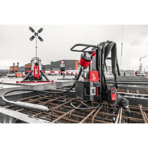  Akku Betonverdichter Milwaukee Rucksack-Betonverdichter MXFCVBPKIT-602 12428161