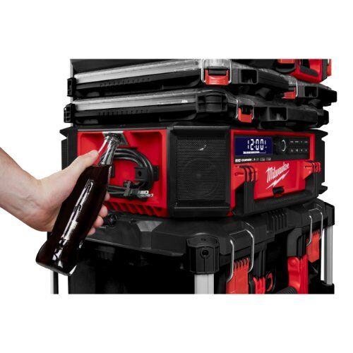  PACKOUT™ Elektrowerkzeuge Milwaukee Akku-/Netz-Radio mit Ladefunktion PACKOUT M18 PRCDAB+-0 12442830