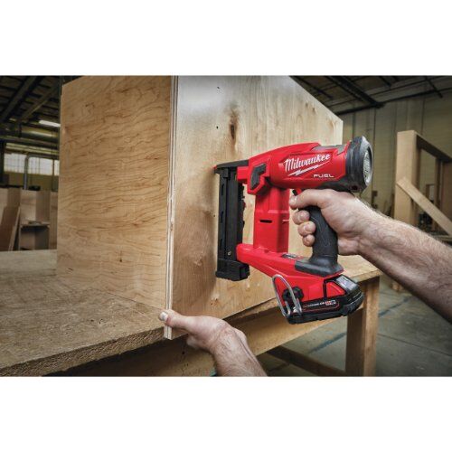  Befestigen Nagler Milwaukee Akku-Tacker M18 FNCS18GS-202X, 2 Akkus, HD Box 12443020