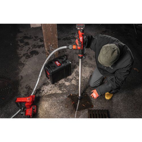  Transferpumpen Milwaukee Akku-Transferpumpe M12 BSWP-601, incl. Akku und Ladegerät 12463428